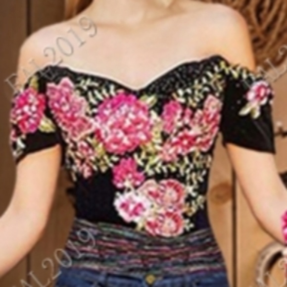 Black with fuchsia flowered dresses - Picture 2 of 4